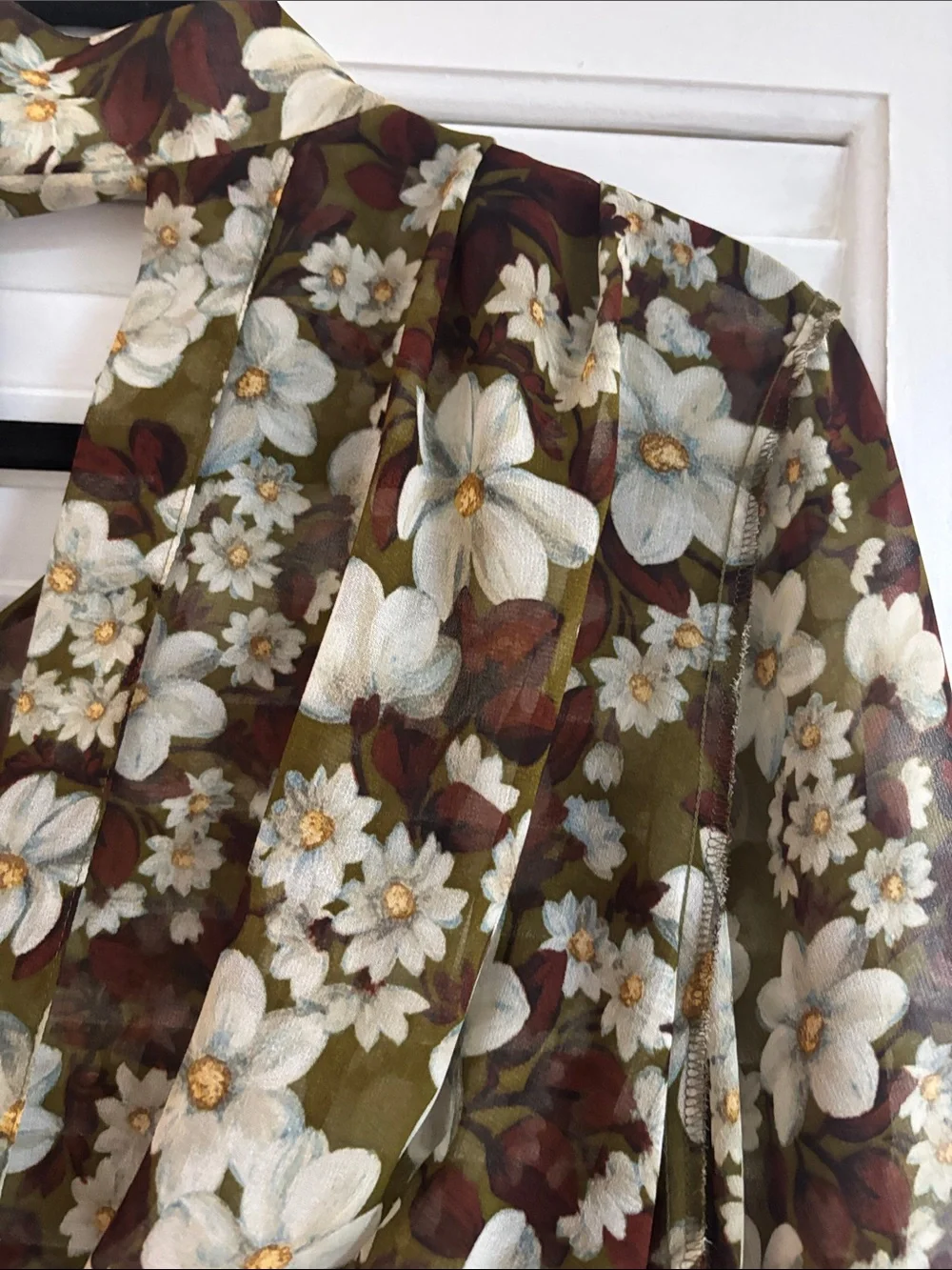 Zara Olive and Cream Floral Cropped Blouse